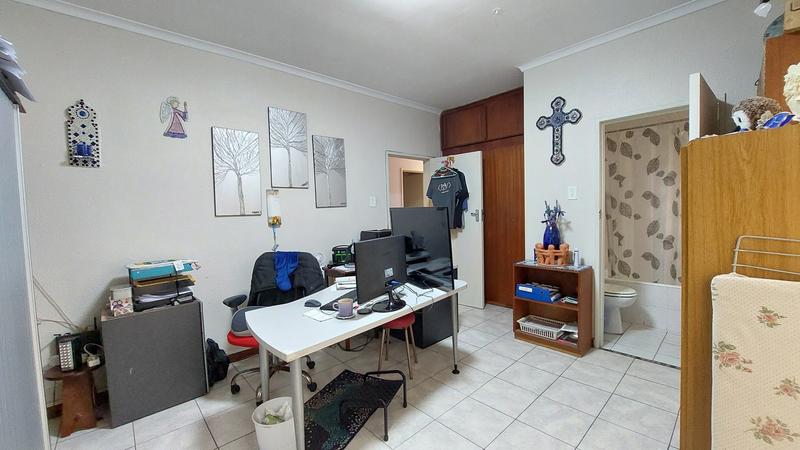 4 Bedroom Property for Sale in Chrismar Western Cape